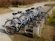 L'ILE VOUS ATTEND AVEC VOTRE VELO...